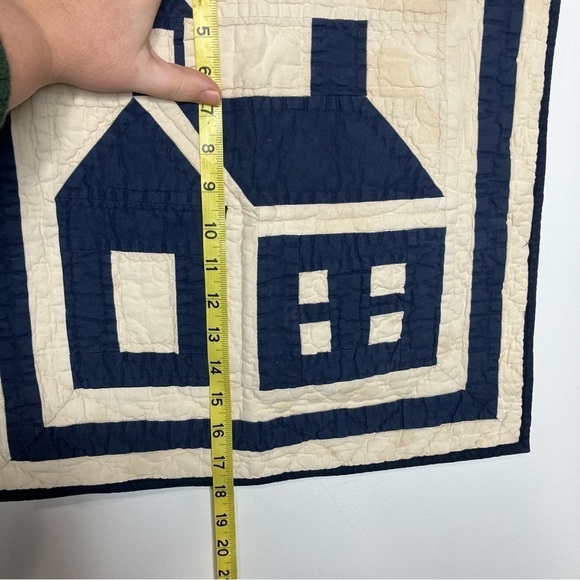 Quilts by Pradeep Kumar pieced & quilted house wallhanging - Picture 3 of 7